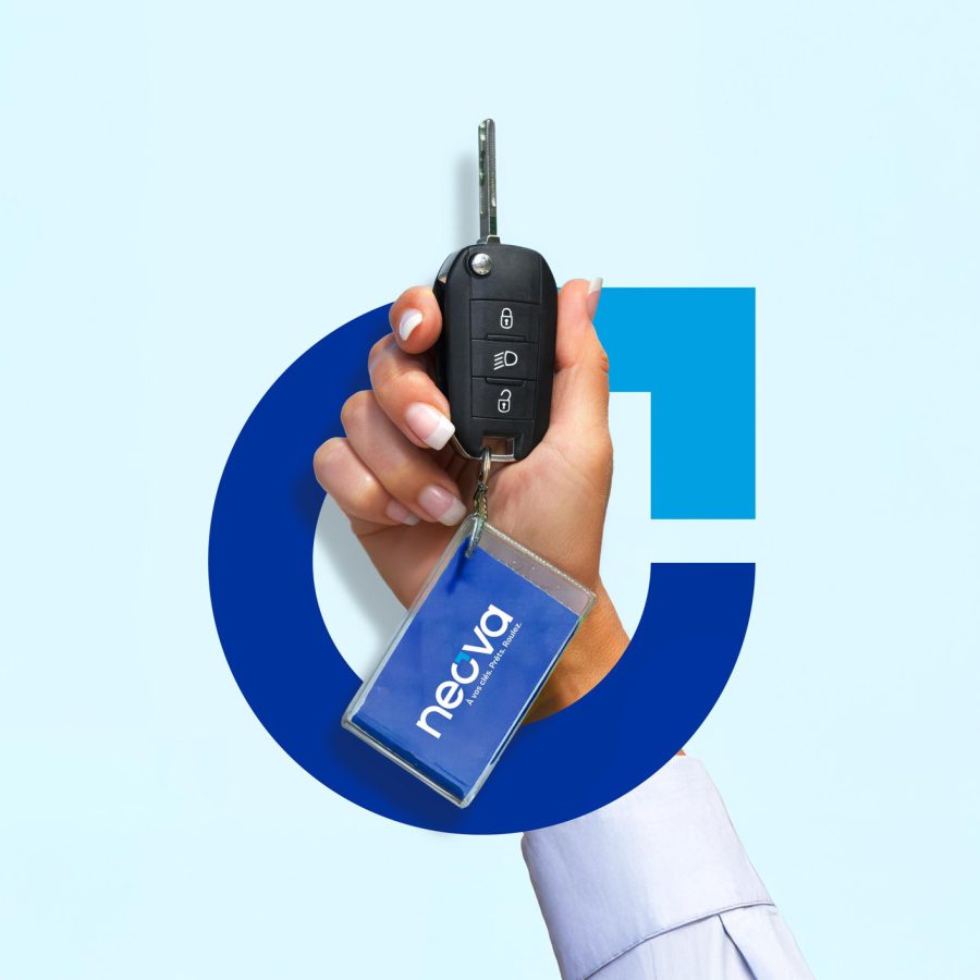Clés de voiture et badge NEOVA