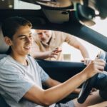 Jeune conducteur NEOVA au volant